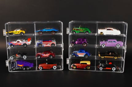 Lots vintage toy cars