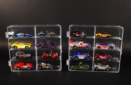 Lots vintage toy cars