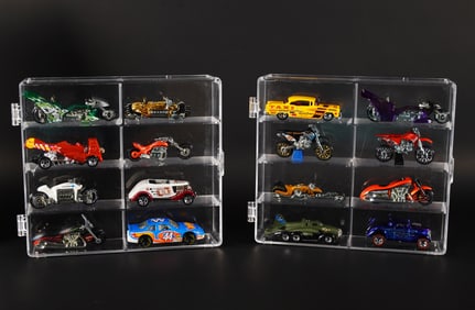 Lots vintage toy cars