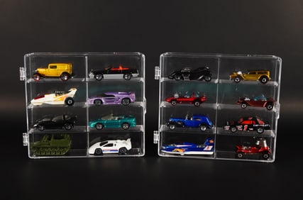 Lots vintage toy cars
