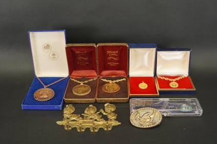 Lots vintage items