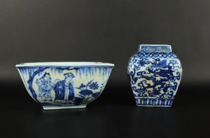 2 Chinese b/w porcelains