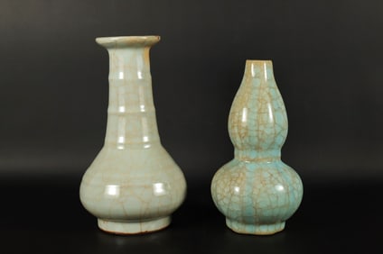 2 Chinese crackled porcelains
