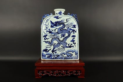 Chinese fine b/w flask vase
