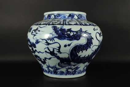 Chinese fine b/w dragon jar