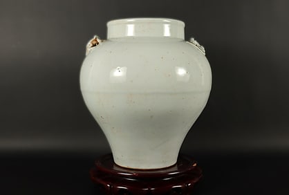 Chinese large fine jar