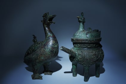 Lots Chinese bronze vessels