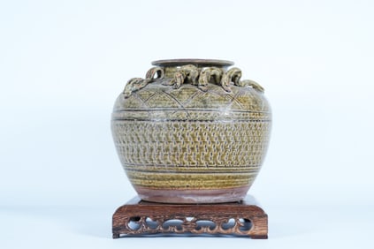 Chinese fine ceramic jar