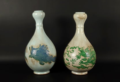 2 Chinese fine vase