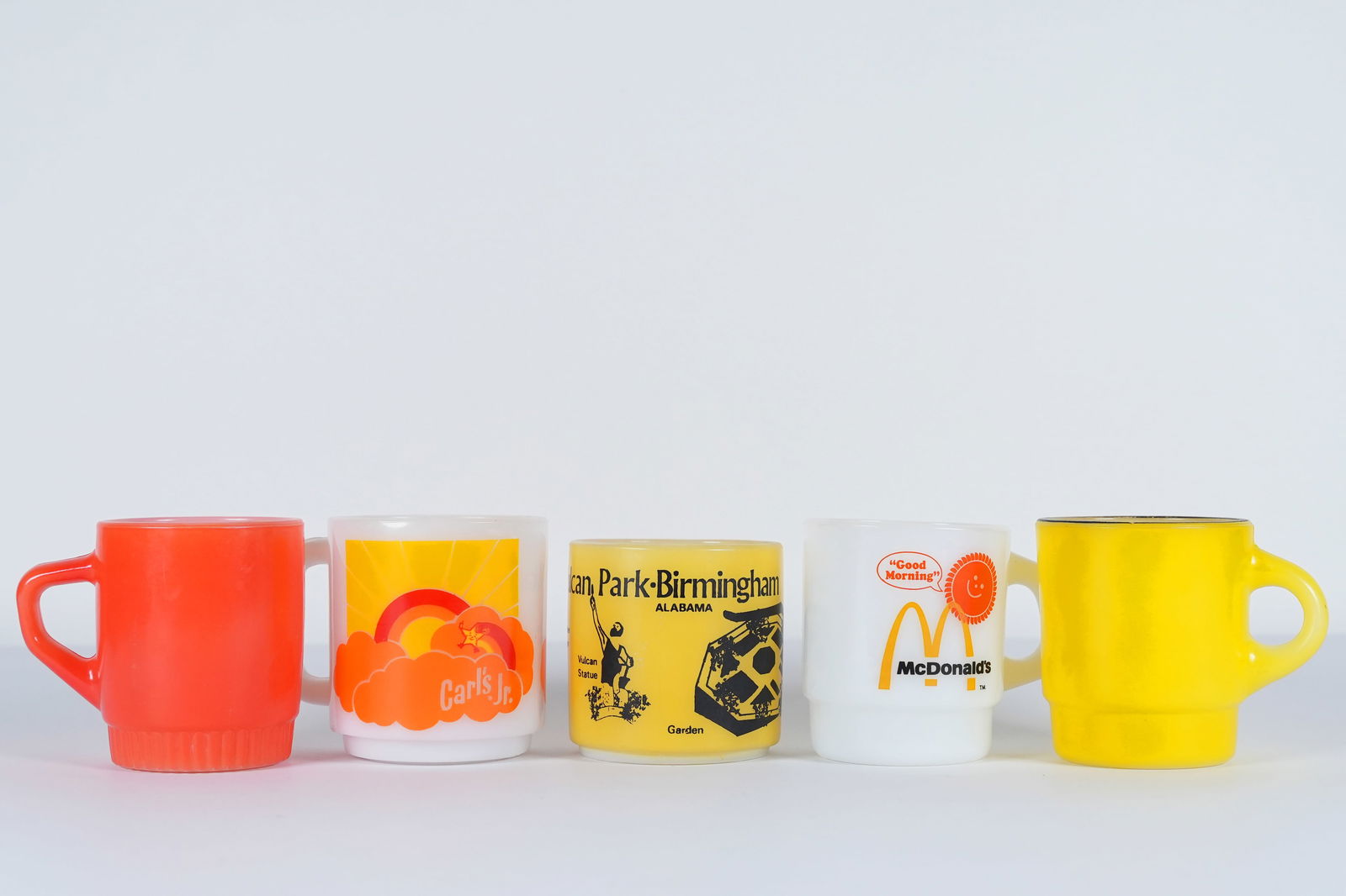 Lots vintage glass cups