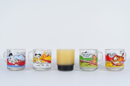 Lots vintage glass cups