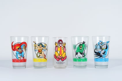 Lots vintage glass cups