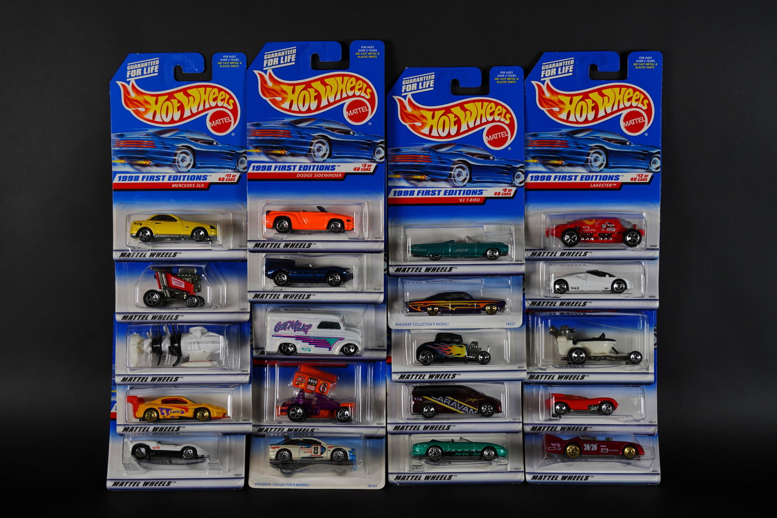 Lots Hot Wheels: Lots Hot Wheels in original packaging.