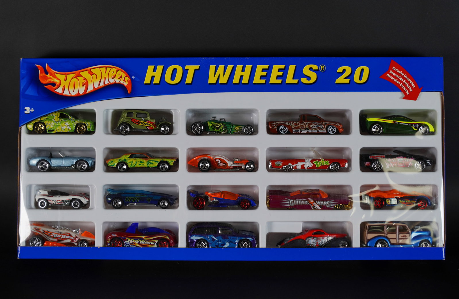 Lots Hot Wheels: Lots Hot Wheels in original packaging.