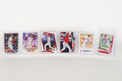 Lots Shohei Ohtani cards