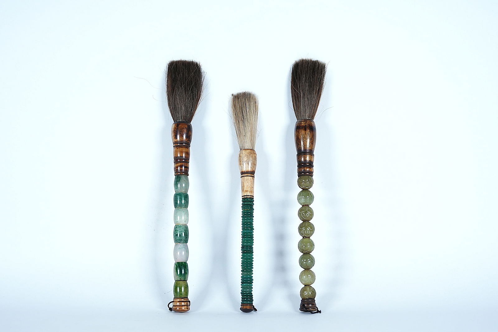 Lots Chinese fine brush: Lots Chinese fine brush, longest L: 12.5" x W: 1."