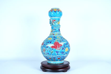 Chinese fine carved vase