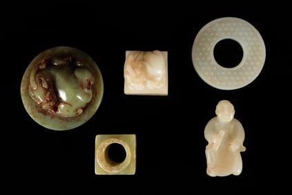 Lots Chinese jade carvings