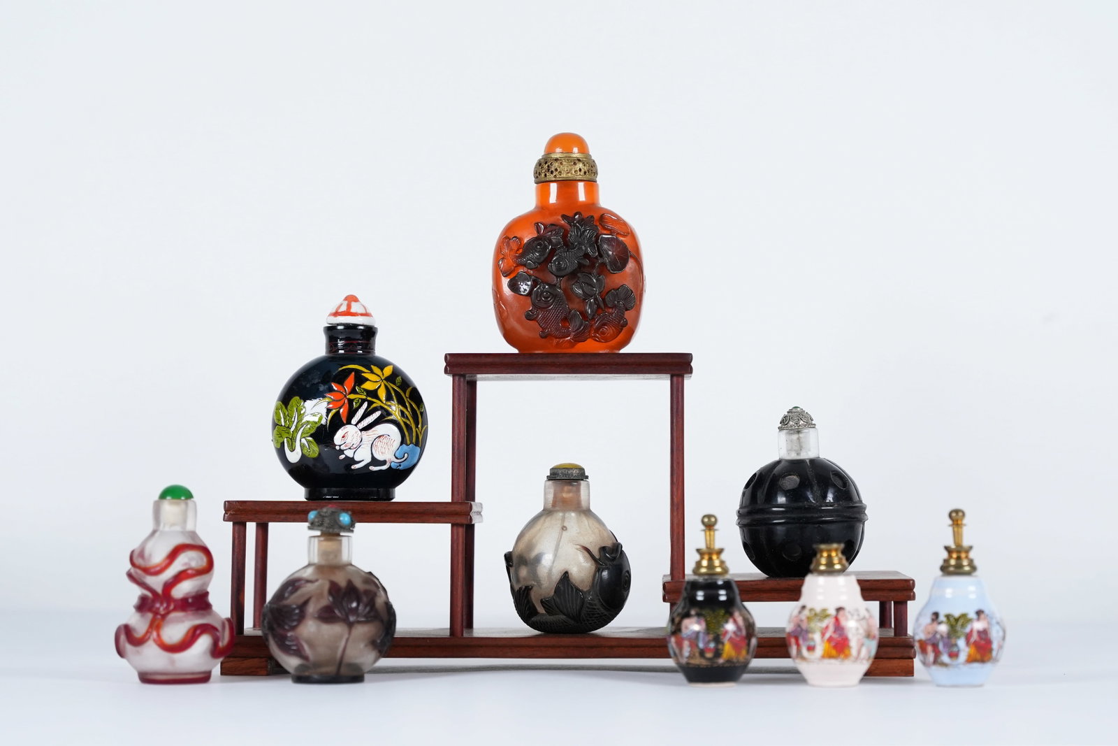 Lots Chinese snuff bottles: Lots Chinese snuff bottles, from an estate.