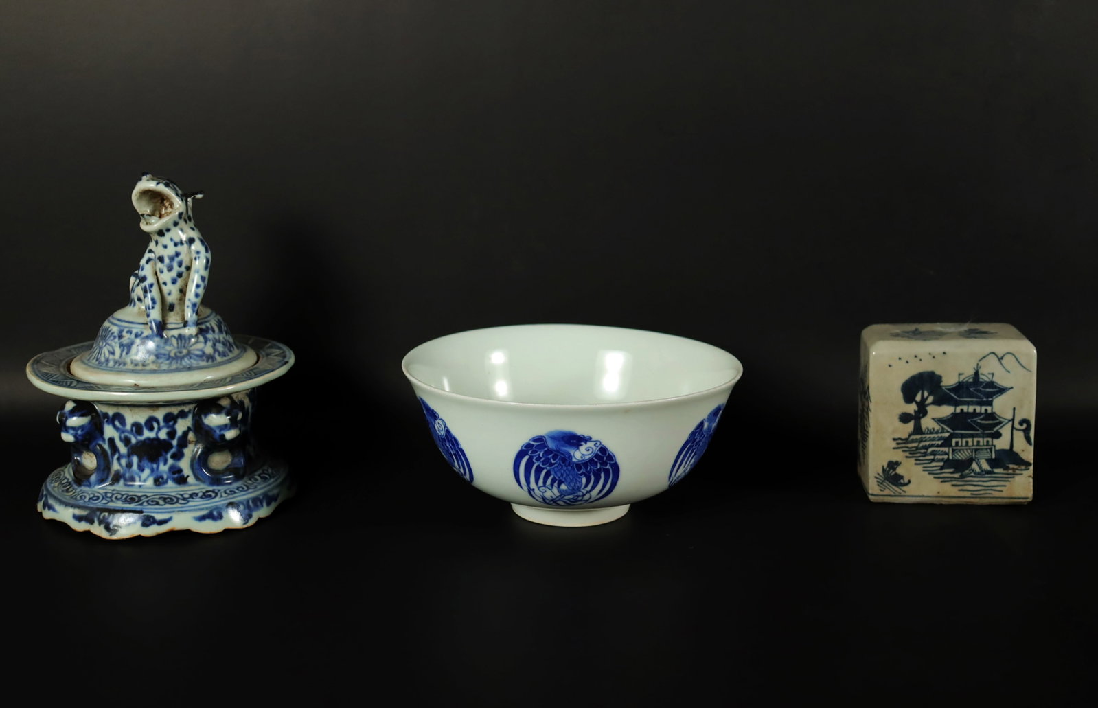 Lots Chinese ceramics: Lots Chinese fine ceramics. Largest H: 2.9" x W: 6.5."