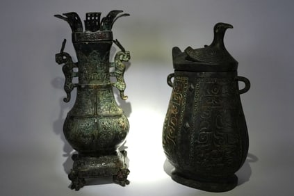 Lots Chinese bronze vessels