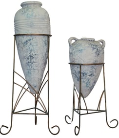 2 fine vintage pottery