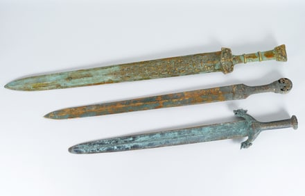 Lots Chinese bronze sword