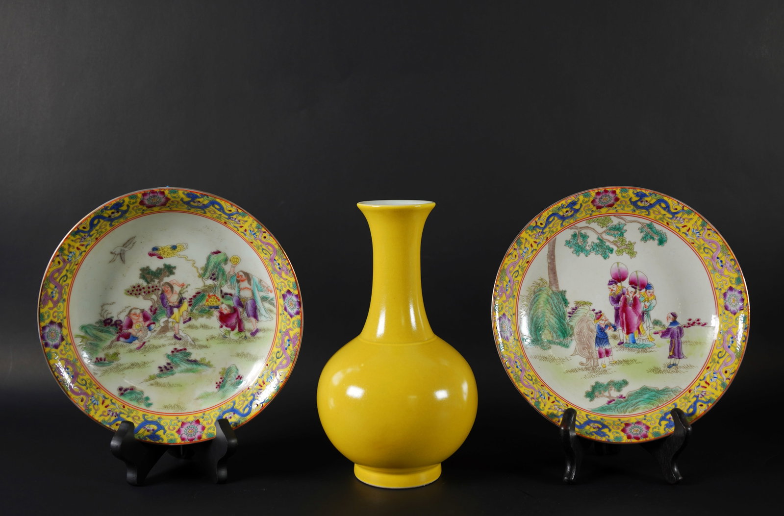 Lots Chinese fine porcelains: Lots Chinese fine porcelains, largest H: 1.75" x W: 8."