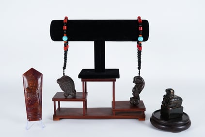 Lots Chinese carvings