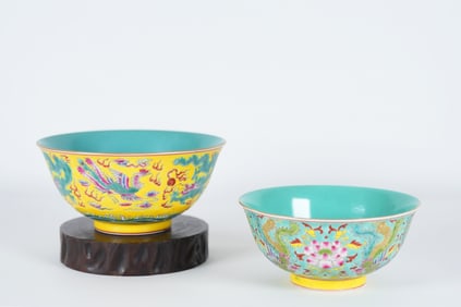2 Chinese famille rose bowls