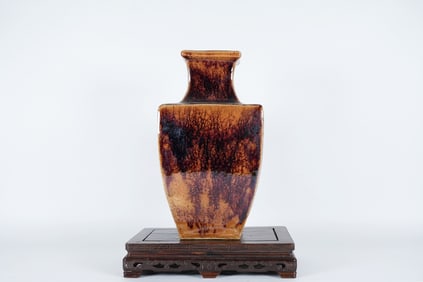 Chinese fine crackled vase