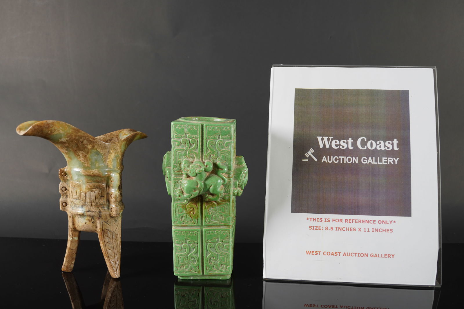 Lots Chinese jade like items: Lots Chinese fine jade like carved vessel. Largest H: 8" x W: 7." Condition as is, has some chipped and crack. All sales are final.