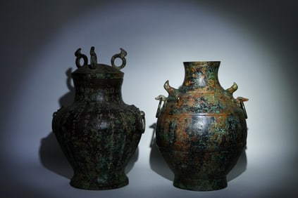 2 Chinese bronze pots