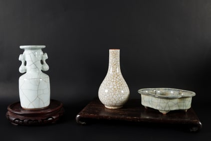 Lots Chinese crackled vase