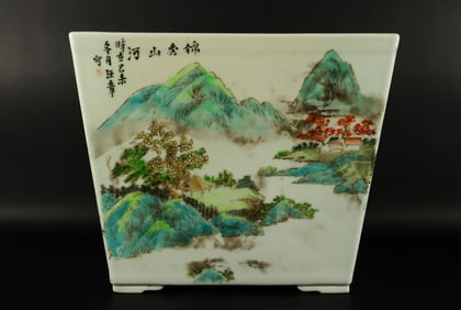 Chinese fine porcelain pot