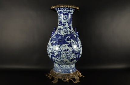 Chinese tall vase bronze setting