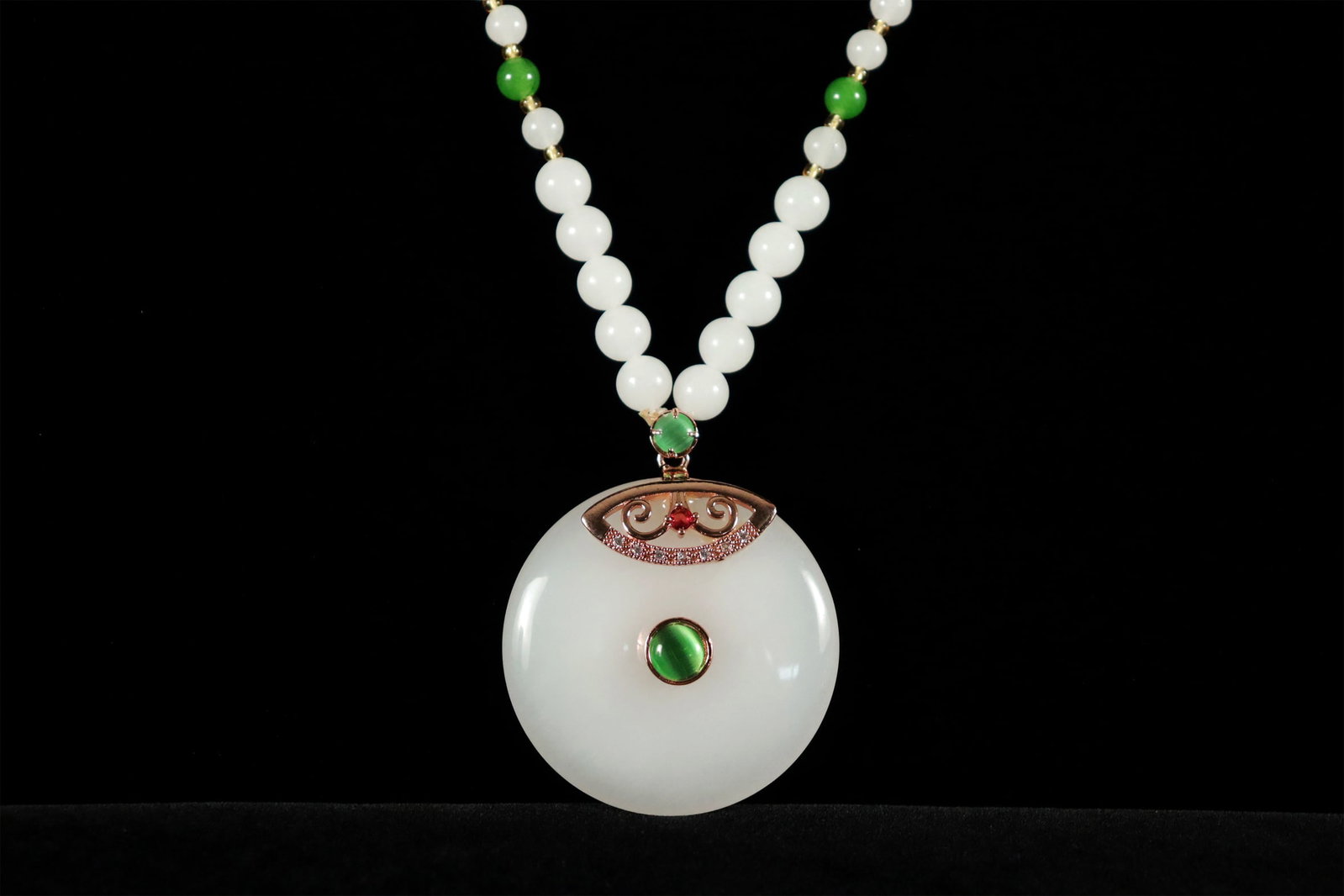 Chinese fine long necklace: Chinese fine long necklace.