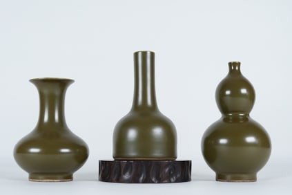 Chinese fine green vase