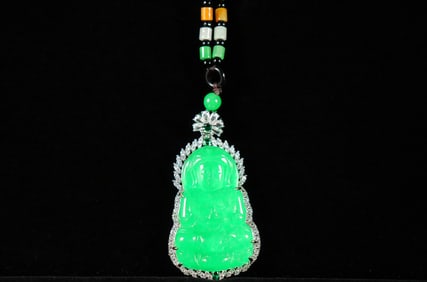 Chinese apple green necklace