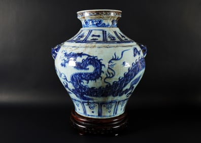 Chinese fine b/w jar