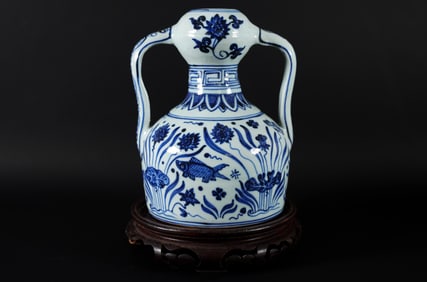 Chinese fine b/w handled vase