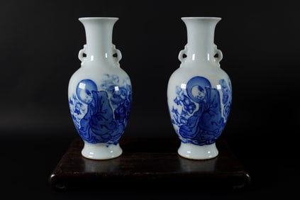 2 Chinese fine b/w vase