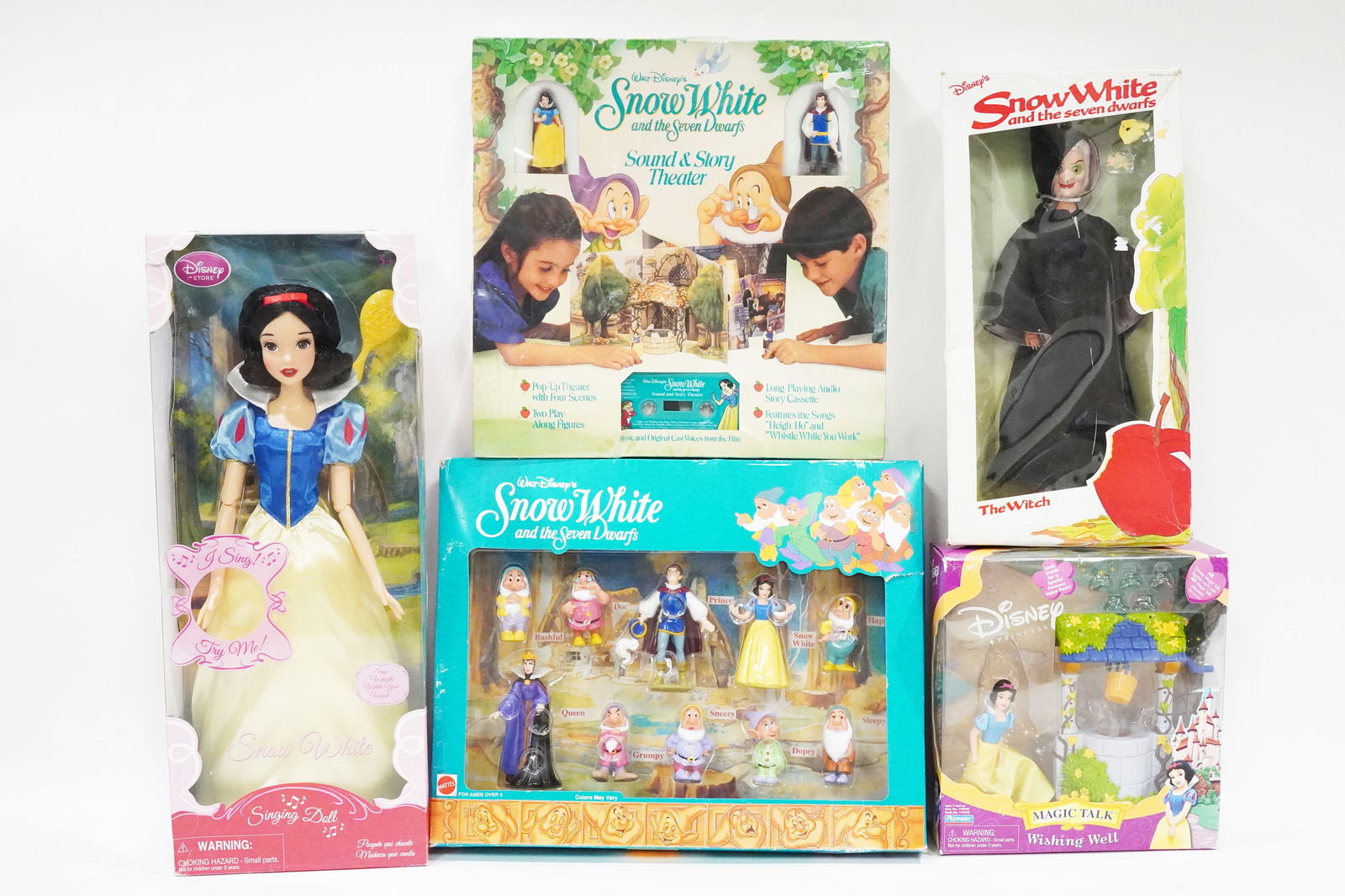 Lots Disney items (1 of 7)