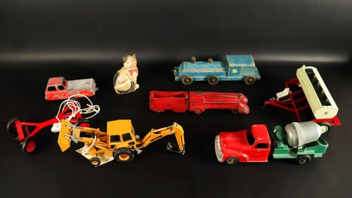 Lots vintage toy figures