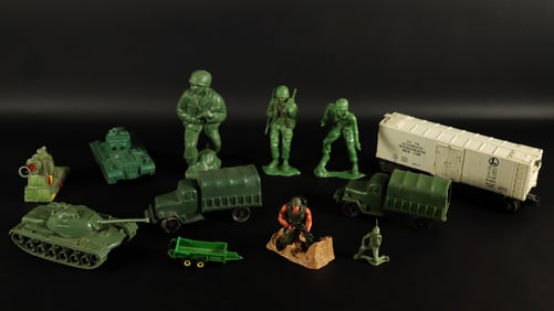 Lots vintage toy figures