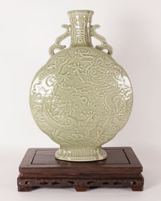 Chinese important fine flask vase