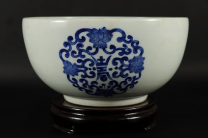 Chinese fine floral bowl