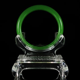 Chinese apple green bangle