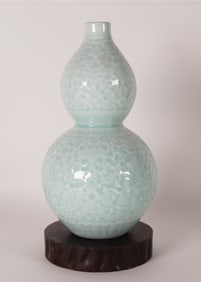 Chinese celadon gourd vase