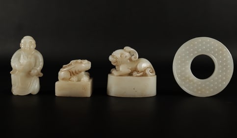 Lots Chinese carvings